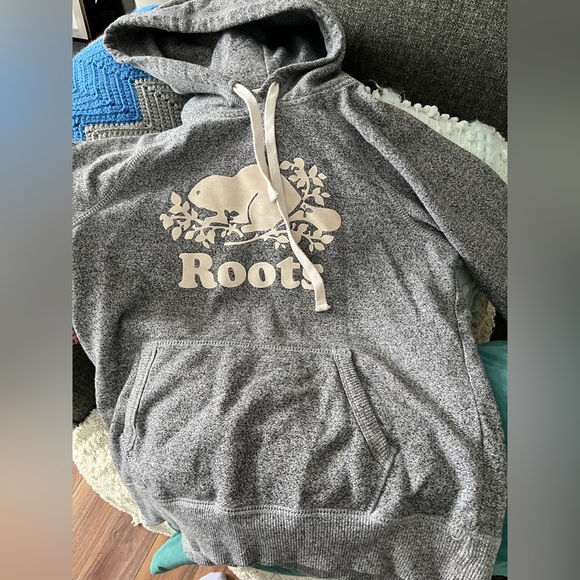 Size medium Roots hooded sweater - Picture 1 of 3
